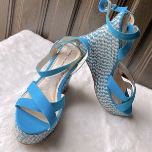 WET SEAL WEDGE ( BRAND NEW )